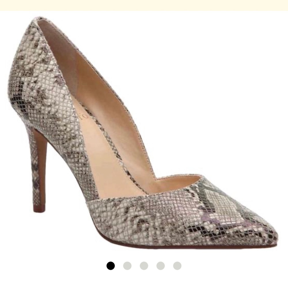 Vince Camuto snake print leather 
Size 8 Pumps NWOT